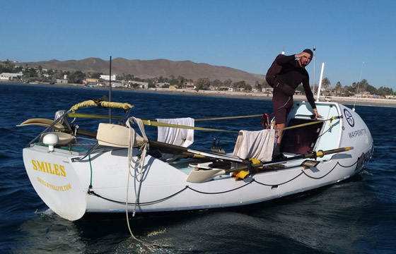 ضاع بالبحر 33 يوما حتى ظنوه ميتا! إنقاذ أمريكي كان يلف العالم بقاربه صورة رقم 6 ضاع بالبحر 33 يوما حتى ظنوه ميتا! إنقاذ أمريكي كان يلف العالم بقاربه صورة رقم 6