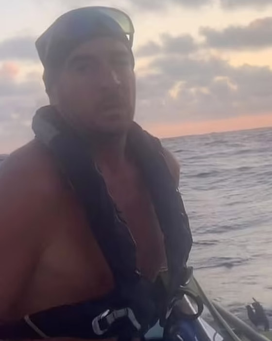 ضاع بالبحر 33 يوما حتى ظنوه ميتا! إنقاذ أمريكي كان يلف العالم بقاربه صورة رقم 12 ضاع بالبحر 33 يوما حتى ظنوه ميتا! إنقاذ أمريكي كان يلف العالم بقاربه صورة رقم 12