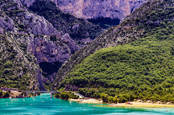 مقاطعة فرنسية غنية بالتاريخ والمناظر الطبيعية.. 