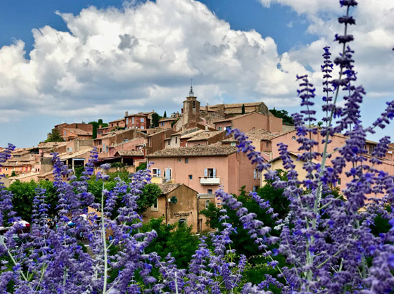 مقاطعة فرنسية غنية بالتاريخ والمناظر الطبيعية.. 