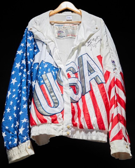 بيع سترة مايكل جوردان 