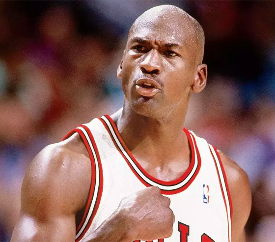 بيع سترة مايكل جوردان 