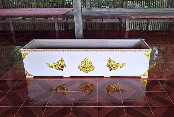 الثانية في أقل من شهر.. سيدة تستيقظ داخل نعشها قبل دقائق من دفنها! صورة رقم 5 الثانية في أقل من شهر.. سيدة تستيقظ داخل نعشها قبل دقائق من دفنها! صورة رقم 5