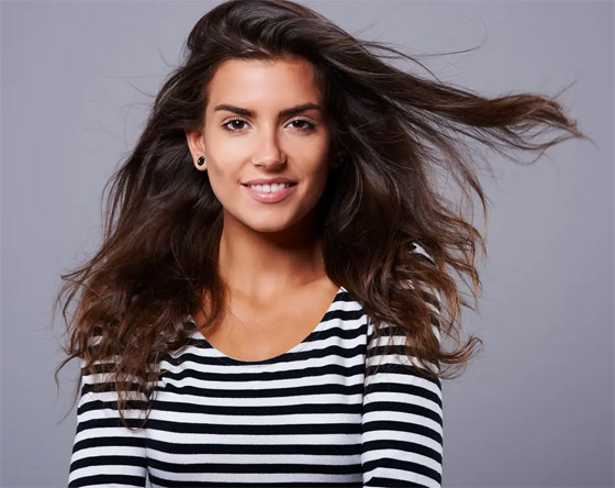 9 أطعمة تساهم في تعزيز قوة الشعر.. هل تتناولونها؟ صورة رقم 1 9 أطعمة تساهم في تعزيز قوة الشعر.. هل تتناولونها؟ صورة رقم 1