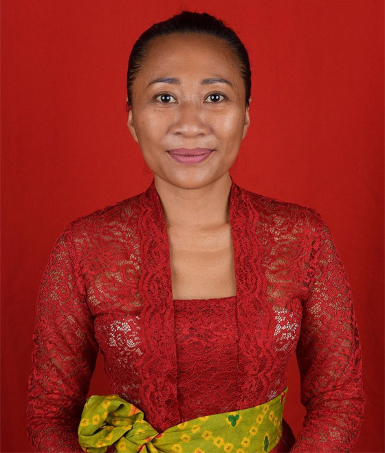 امرأة يلجأ إليها السياح المشاغبين في بالي.. من هي وما قصتها؟ صور صورة رقم 10