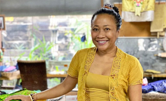 امرأة يلجأ إليها السياح المشاغبين في بالي.. من هي وما قصتها؟ صور صورة رقم 11