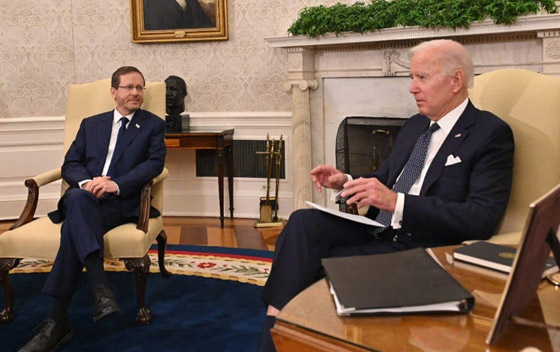 ضجة بسبب نوم الرئيس الأمريكي بايدن خلال اجتماعه مع الرئيس الإسرائيلي! فيديو صورة رقم 8 ضجة بسبب نوم الرئيس الأمريكي بايدن خلال اجتماعه مع الرئيس الإسرائيلي! فيديو صورة رقم 8