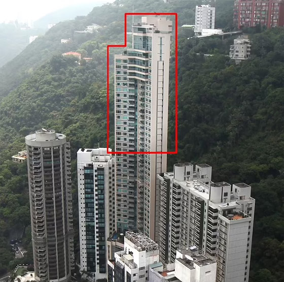 صور: وفاة مغامر فرنسي شهير بعد سقوطه من الطابق الـ68 صورة رقم 2 صور: وفاة مغامر فرنسي شهير بعد سقوطه من الطابق الـ68 صورة رقم 2