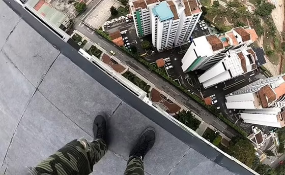 صور: وفاة مغامر فرنسي شهير بعد سقوطه من الطابق الـ68 صورة رقم 13 صور: وفاة مغامر فرنسي شهير بعد سقوطه من الطابق الـ68 صورة رقم 13