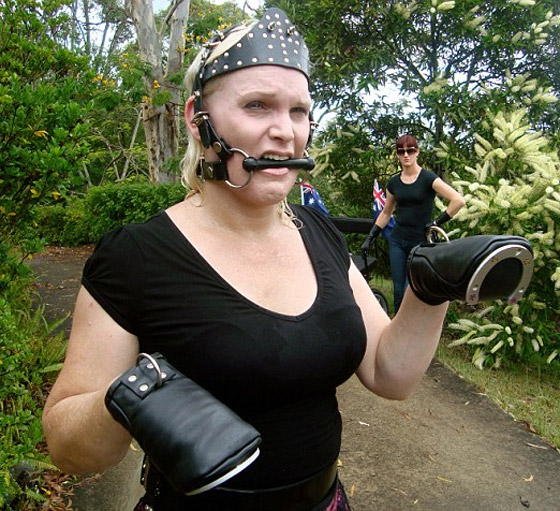 أحدهم أصبح تنينا وآخر كلبا.. أغرب 5 أشخاص حولوا أنفسهم إلى حيوانات صورة رقم 1