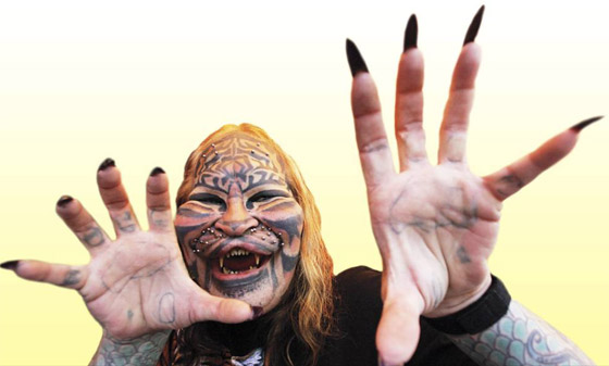 أحدهم أصبح تنينا وآخر كلبا.. أغرب 5 أشخاص حولوا أنفسهم إلى حيوانات صورة رقم 2