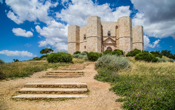 السياحة في إيطاليا.. زوروا أشهر القلاع الجاذبة لعشاق التاريخ صورة رقم 3