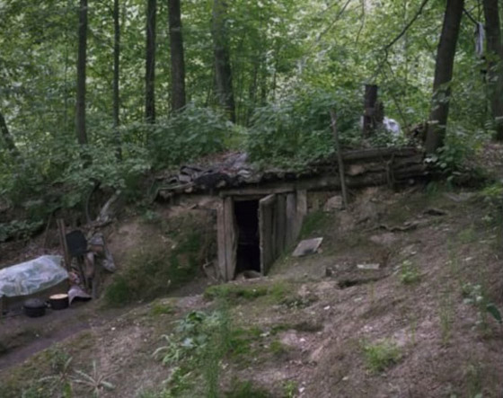 وفاة عائلة استعانت بـ يوتيوب لتعلم العيش في البراري! صورة رقم 4