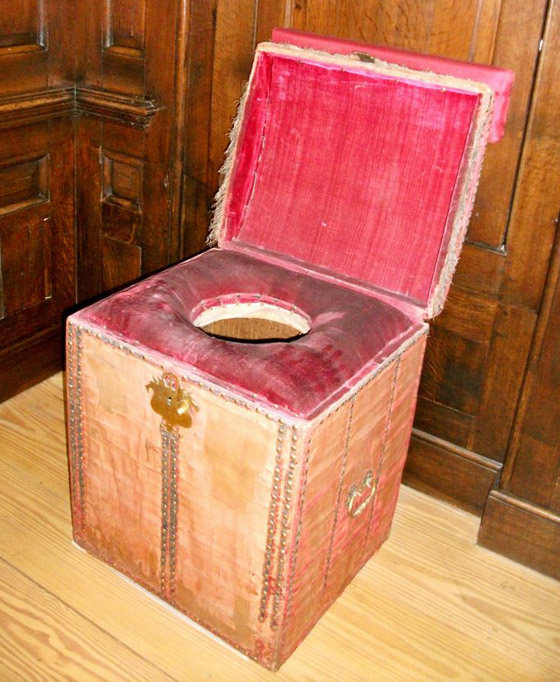 حارس الغربان ومهرج لمواساة المعزين.. إليكم أغرب الوظائف في التاريخ صورة رقم 4