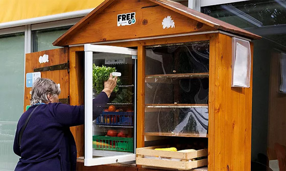 طعام مجاني في الشوارع.. مبادرة سويسرية للحد من هدر الطعام صورة رقم 3 طعام مجاني في الشوارع.. مبادرة سويسرية للحد من هدر الطعام صورة رقم 3