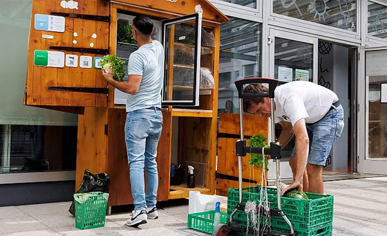 طعام مجاني في الشوارع.. مبادرة سويسرية للحد من هدر الطعام صورة رقم 4 طعام مجاني في الشوارع.. مبادرة سويسرية للحد من هدر الطعام صورة رقم 4