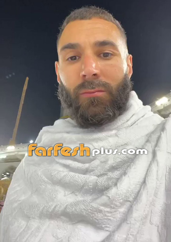 فيديو: كريم بنزيمة يؤدي مناسك العمرة ويرتدي ملابس الإحرام صورة رقم 2 فيديو: كريم بنزيمة يؤدي مناسك العمرة ويرتدي ملابس الإحرام صورة رقم 2