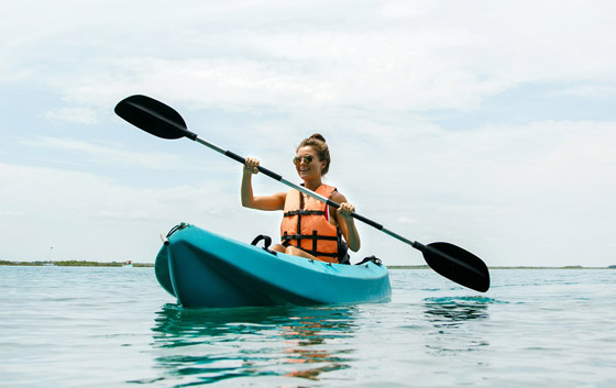 7 أنشطة مائية جاذبة لعشاق الشواطئ خلال الرحلات السياحية صورة رقم 3