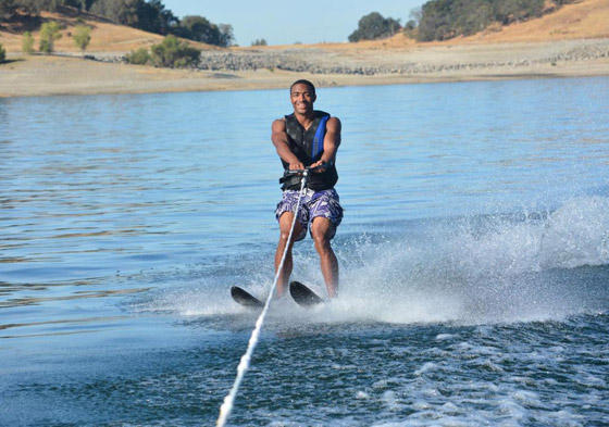 7 أنشطة مائية جاذبة لعشاق الشواطئ خلال الرحلات السياحية صورة رقم 5