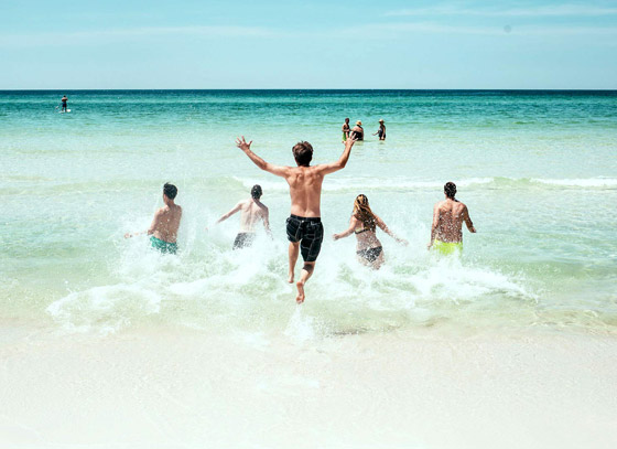 7 أنشطة مائية جاذبة لعشاق الشواطئ خلال الرحلات السياحية صورة رقم 6