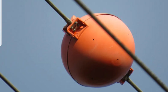 السبب خلف تعليق كرات ملونة على أسلاك الكهرباء والطاقة صورة رقم 2