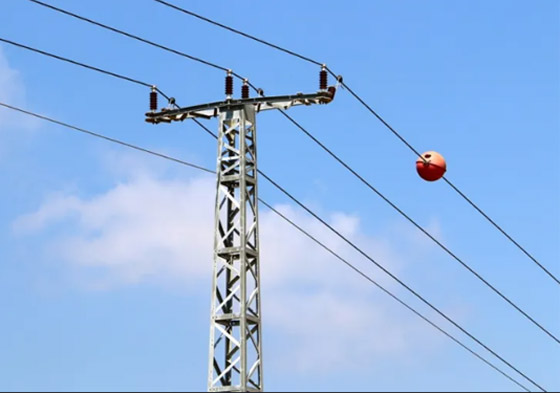 السبب خلف تعليق كرات ملونة على أسلاك الكهرباء والطاقة صورة رقم 5