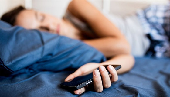 تحذير مالكي آيفون من خطأ قاتل أثناء النوم صورة رقم 1