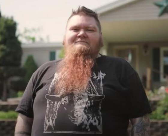 فيديو وصور: امرأة أمريكية تحطم الرقم القياسي بأطول لحية في العالم صورة رقم 5