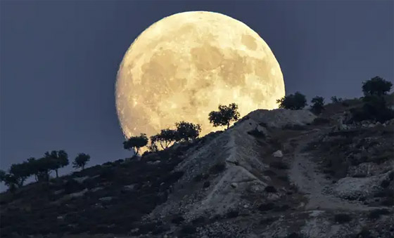 ذهب وثروات نادرة.. صراع بين القوى الكبرى على معادن القمر صورة رقم 8