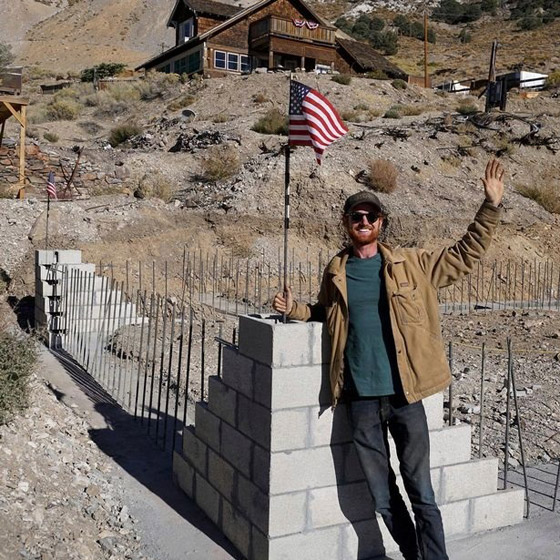 مدينة أشباح يسكنها شخص واحد بسبب الماضي المروع صورة رقم 4