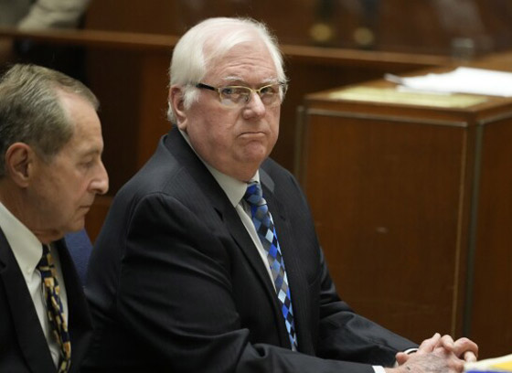 بعد شجار.. قاضي أمريكي يقتل زوجته بأحد أسلحته الـ47! صور صورة رقم 4 بعد شجار.. قاضي أمريكي يقتل زوجته بأحد أسلحته الـ47! صور صورة رقم 4