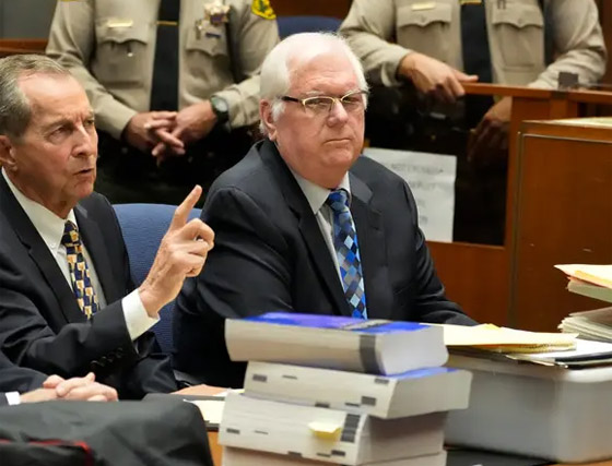 بعد شجار.. قاضي أمريكي يقتل زوجته بأحد أسلحته الـ47! صور صورة رقم 10 بعد شجار.. قاضي أمريكي يقتل زوجته بأحد أسلحته الـ47! صور صورة رقم 10