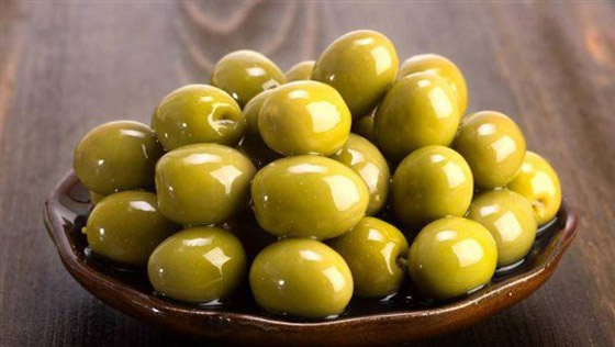 من صحة القلب إلى نمو الشعر.. 7 فوائد لتناول الزيتون صورة رقم 6