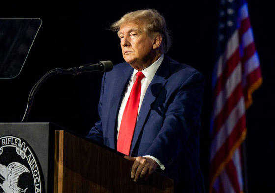 ترامب يريد الانتقام من هيلاري كلينتون.. رفع دعوى ضدها بقضية سبق أن كلفته مليون دولار صورة رقم 5 ترامب يريد الانتقام من هيلاري كلينتون.. رفع دعوى ضدها بقضية سبق أن كلفته مليون دولار صورة رقم 5