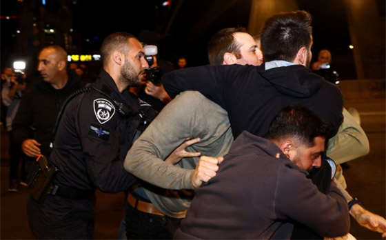 العملة بأدنى مستوى.. هل يتدهور اقتصاد إسرائيل جراء أزمة القضاء أم تأثيرها عابر؟ صورة رقم 9 العملة بأدنى مستوى.. هل يتدهور اقتصاد إسرائيل جراء أزمة القضاء أم تأثيرها عابر؟ صورة رقم 9