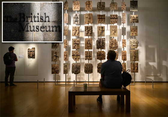 فضيحة بمتحف بريطانيا.. موظف سرق على مدى سنوات 2000 قطعة أثرية صورة رقم 5 فضيحة بمتحف بريطانيا.. موظف سرق على مدى سنوات 2000 قطعة أثرية صورة رقم 5