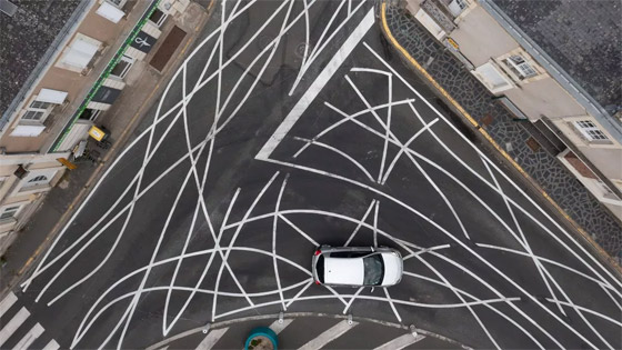 بلدة فرنسية تضبط حدود السرعة على الطرق.. بطريقة بلدة فرنسية تضبط حدود السرعة على الطرق.. بطريقة