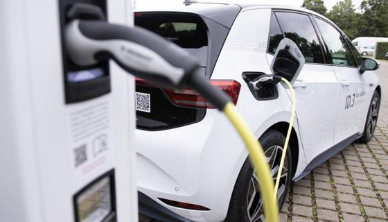 علماء يكتشفون طلاء بطارية يجعل السيارات الكهربائية أقل سعراً صورة رقم 1