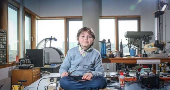 لوران سيمونز.. الطفل المعجزة الذي أكمل تعليمه الجامعي في الـ9 صورة رقم 2