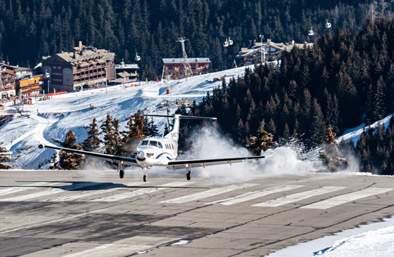 مطار على قمة جبل وآخر عند حافة البحر.. أخطر 6 مطارات في العالم صورة رقم 6