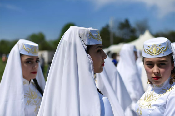 يوم الجمال العالمي: صور جمال الأزياء الوطنية بدول العالم بينها ليبيا وفلسطين صورة رقم 9 يوم الجمال العالمي: صور جمال الأزياء الوطنية بدول العالم بينها ليبيا وفلسطين صورة رقم 9