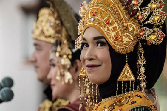 يوم الجمال العالمي: صور جمال الأزياء الوطنية بدول العالم بينها ليبيا وفلسطين صورة رقم 10 يوم الجمال العالمي: صور جمال الأزياء الوطنية بدول العالم بينها ليبيا وفلسطين صورة رقم 10