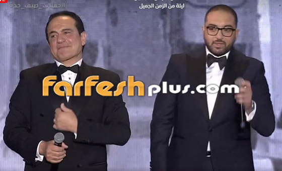فيديو مؤثر: نجل محمد ثروت يقتحم المسرح متكأ على عكاز بسبب مرضه ويغني فيديو مؤثر: نجل محمد ثروت يقتحم المسرح متكأ على عكاز بسبب مرضه ويغني