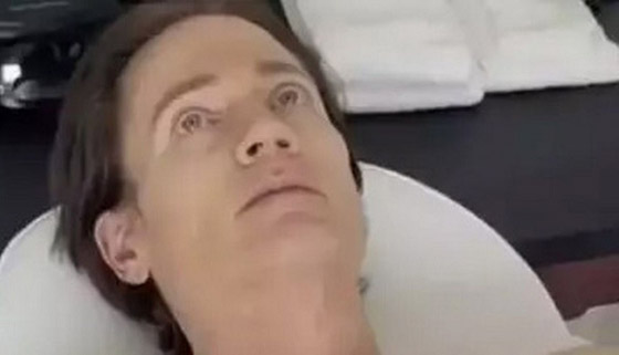 مدير تكنولوجيا يسعى للخلود بتناول 111 حبة دواء يومياً صورة رقم 1