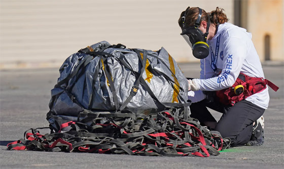 وزنها 250غ.. أول عينة للتربة تحصل عليها ناسا من كويكب تصل للأرض صورة رقم 10