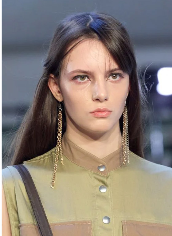 صيحات مكياج مبهرة من أسبوع الموضة في باريس لربيع وصيف 2024 صورة رقم 5