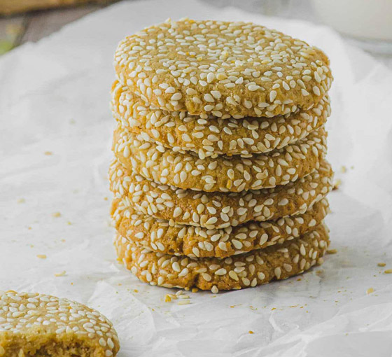 إليكم طريقة تحضير كوكيز صحي بالسمسم والطحينة.. خفيف ولذيذ صورة رقم 5