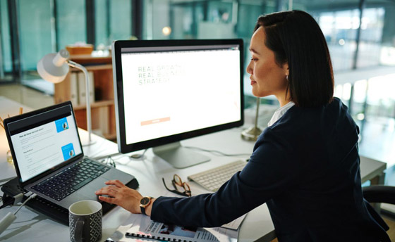 إرهاق وجفاف العيون.. 7 أشياء تحدث عندما تطيل النظر إلى الشاشات صورة رقم 6