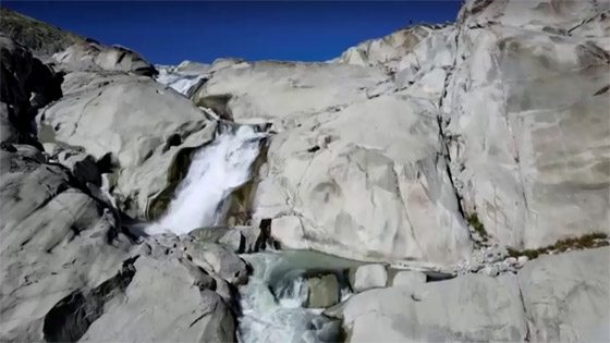 بالصور: مناظر طبيعية جديدة مع اختفاء أنهار جبال الألب الجليدية صورة رقم 4 بالصور: مناظر طبيعية جديدة مع اختفاء أنهار جبال الألب الجليدية صورة رقم 4