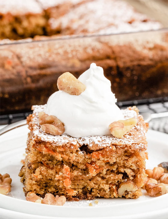 وصفة سهلة وصحية وسريعة التحضير.. طريقة عمل كعكة الجزر بالجوز صورة رقم 9 وصفة سهلة وصحية وسريعة التحضير.. طريقة عمل كعكة الجزر بالجوز صورة رقم 9